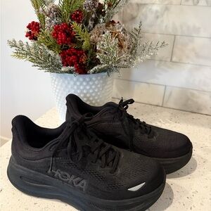 HOKA Women's Bondi 9 Running Shoes - EUC Size 9